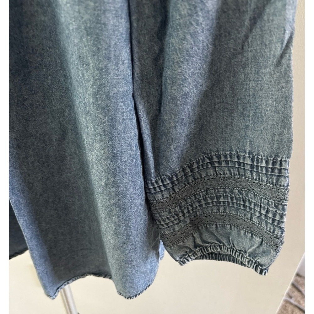 LC Lauren Conrad Women's Long Sleeve Lightweight Blue Denim Blouse Size Medium - Picture 4 of 10